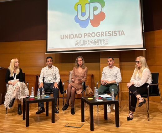 imagen de la mesa con Patricia Sanz