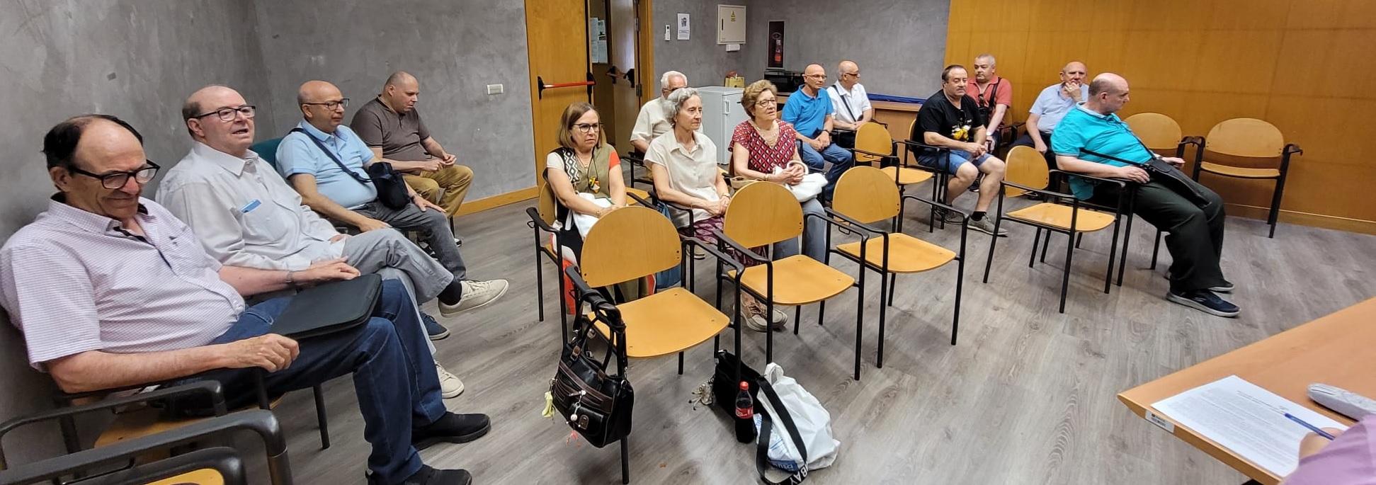 imagen de los asistentes a la asamblea