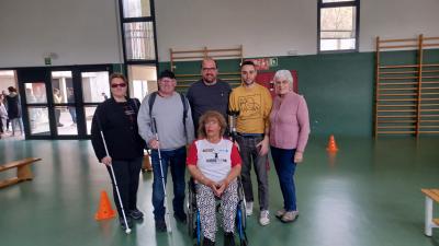 FOTO CON EL ALCALDE DE LES PRESES , TR Y VOLUNTARIOS