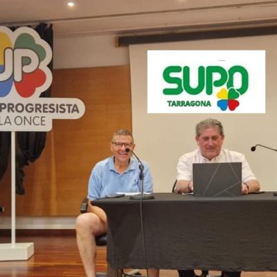 Javi Gomez , presidente de la CSA da inicio a la asamblea, en la mesa junto a Anton Rafì