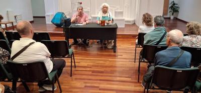 La Dra Quilez durante la conferencia