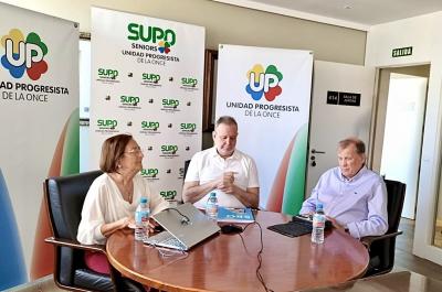 Foto en la que aparecen Manuela Carrión, Presidenta de SUPO; Manuel Espejo (Ponente) y Juan Antonio González (Secretario General de Organización y Gestión de SUPO)