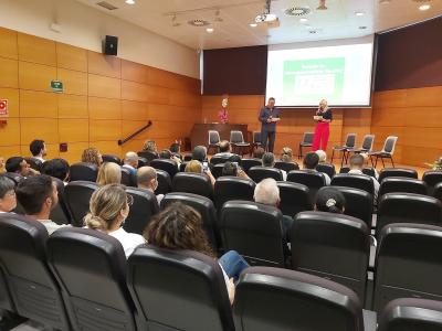 Cerca de 50 personas nos reunimos ayer para disfrutar de una actividad en Alicante.