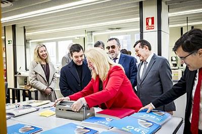 Imagen de la visita del ministro con Carballeda, acompañados de Angel Sanchez, Alberto Duran y Patricia Sanz.