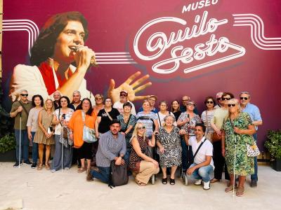 Todos los asistentes posando