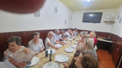 FOTOGRAFÍA DEL GRUPO QUE CELEBRÓ LA CENA