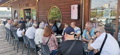 Imagen de grupo en el encuentro con personas asociadas del área de Arousa.