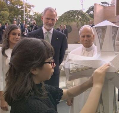 Valentina en la explicación a autoridades.jpg