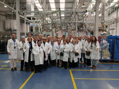 Foto de todos los asistentes en la lavanderia