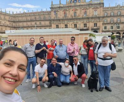 En la imagen sale parte de las personas que han asistido a la celebración del Lunes de aguas.