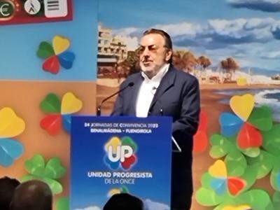 IMAGEN MIGUEL CARBALLEDA EN ATRIL