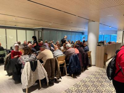 Sala de la cafetería durante la degustación
