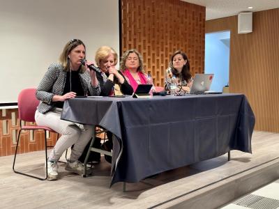 Mesa de presentación de la asamblea de SUPO