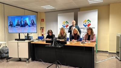 Mesa redonda con la presencia de Fatima Peinado, Eva Vilaplana, Susana Moreno y María Pastor.