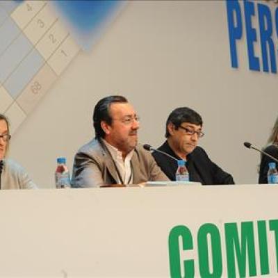 Mesa del Comité con Presidente Secretario General y las dos Adjuntas