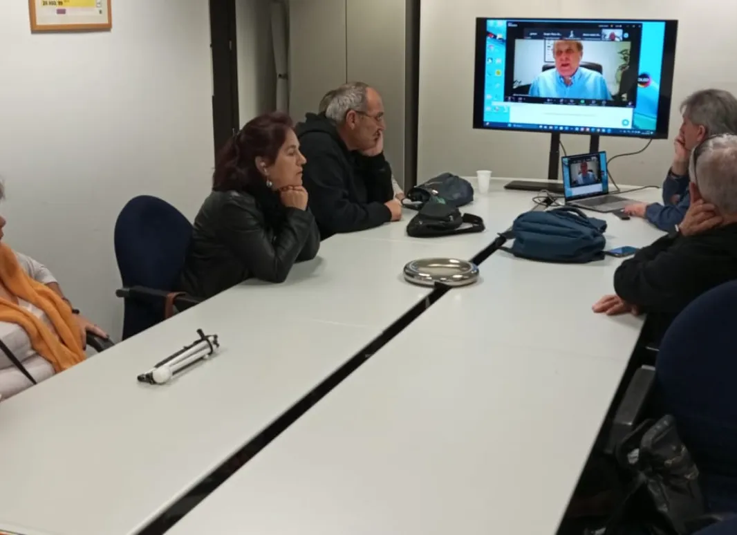 Escuchando con atencion el webinar