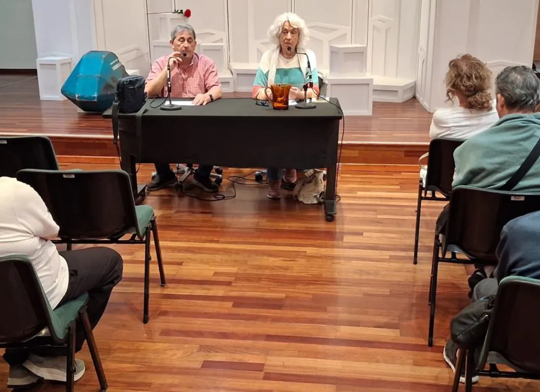 La Dra Quilez durante la conferencia