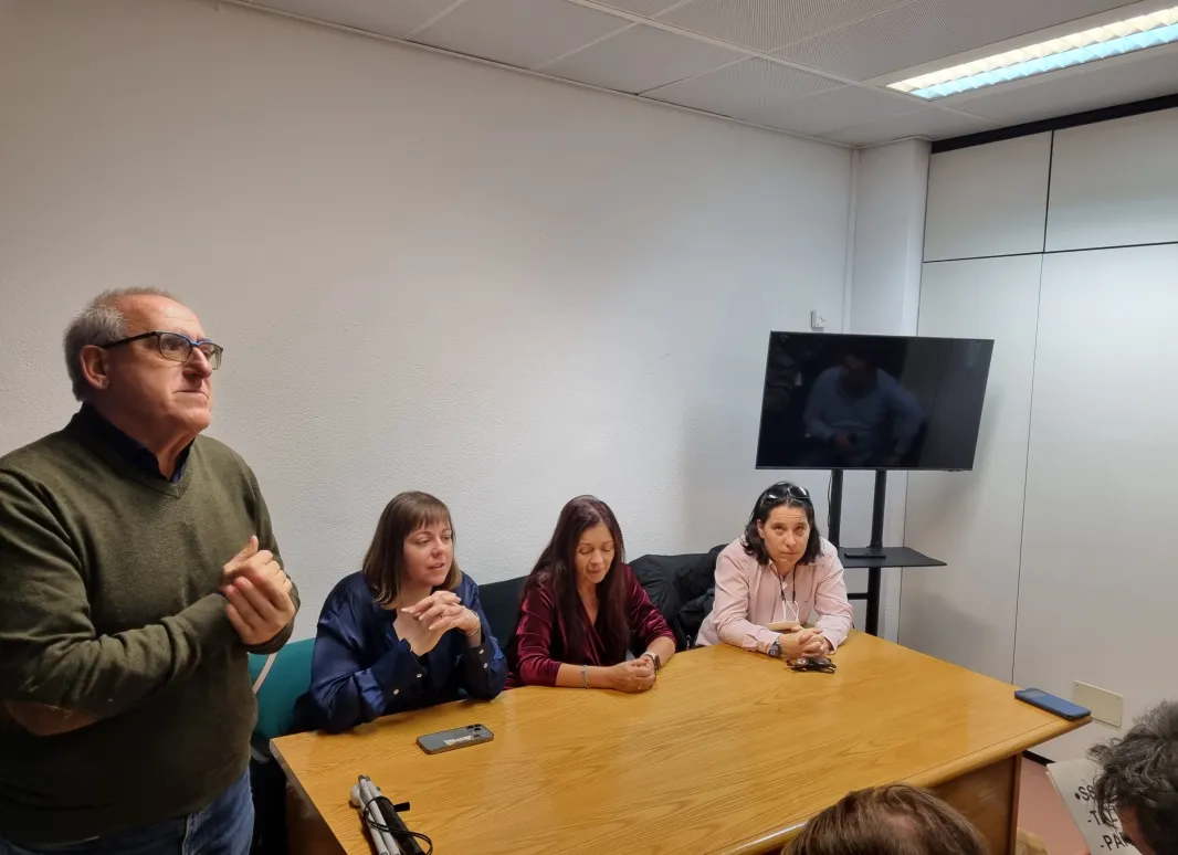 El compañero Blas Iranzo dando la bienvenida a los asistentes