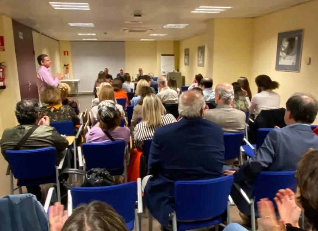 Foto panorámica de la reunión de la ejecutiva 