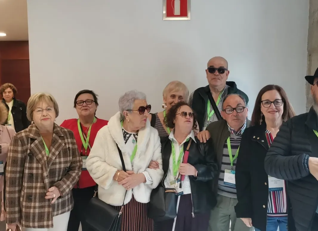 Imagen de un grupo de personas de la comisión de SUPO Vigo Pontevedra en el congreso de CEOMA celebrado en Vigo.