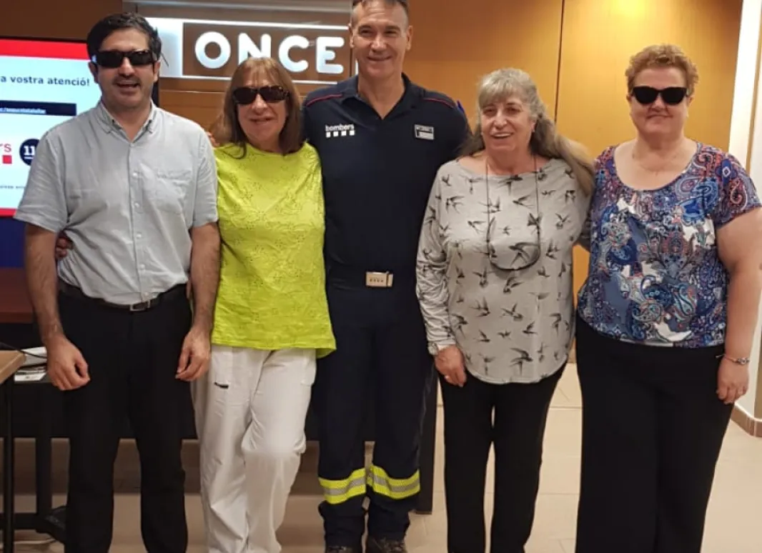 PRESIDENTA Y SECRETARIAS CSA SUPO GIRONA EN LA AGENCIA DE BLANESDE LA ONCE EN BLANES 