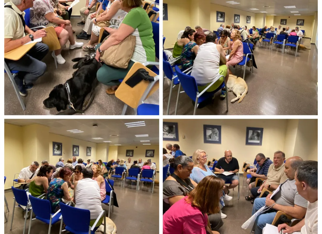 Collage con 4 fotos de participantes de SUPO sentados en diferentes grupos de debate 