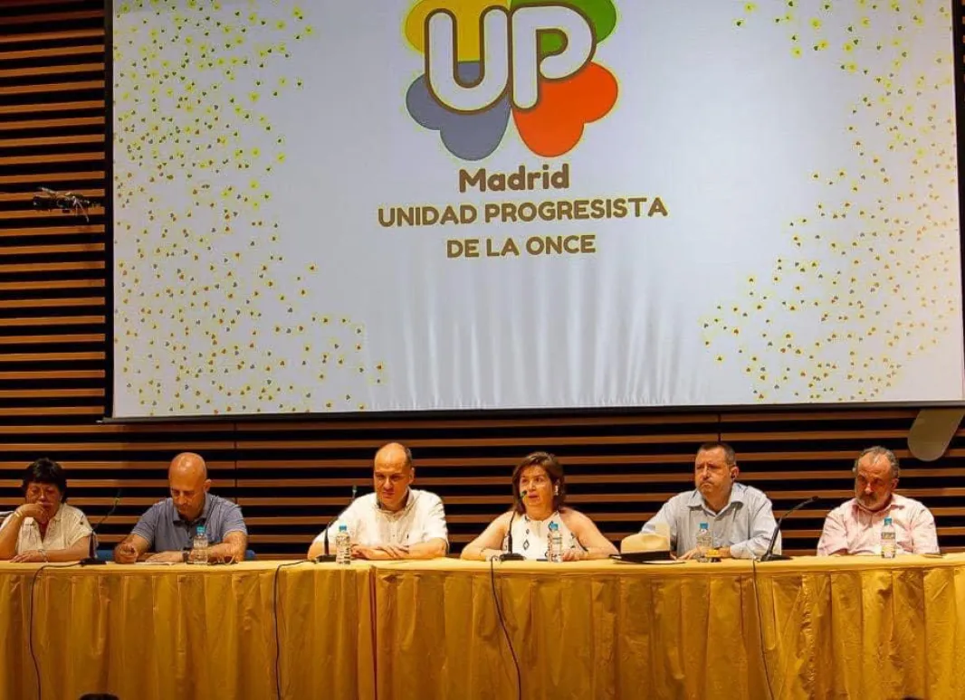 EN LA MESA DE PONENTES DE IZQUIERDA A DERECHO, LA PRESIDENTA DEL CONSEJO TERRITORIAL TERESA RODRIGUEZ PECO, DAVID OLALLA, EUGENIO PRIETO, BARBARA PALAU, LUIS MIGUEL LÓPEZ Y LUIS NATALIO ROYO (DELEGADO TERRITORIAL). 