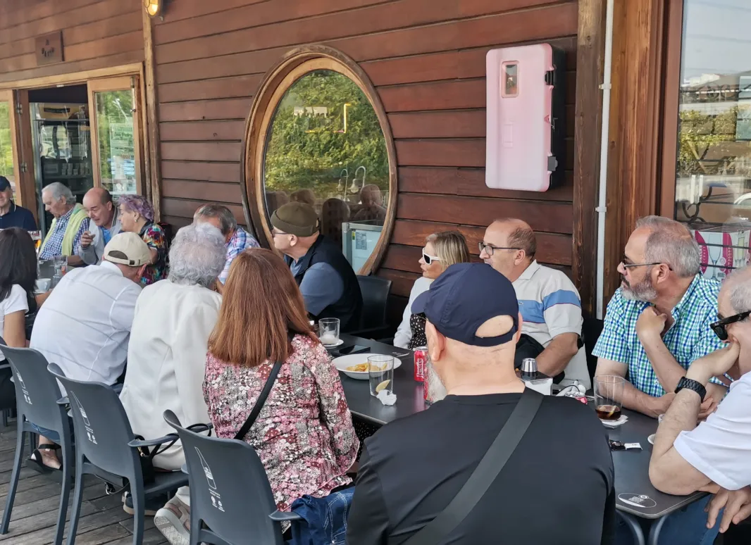 Imagen de grupo en el encuentro con personas asociadas del área de Arousa.