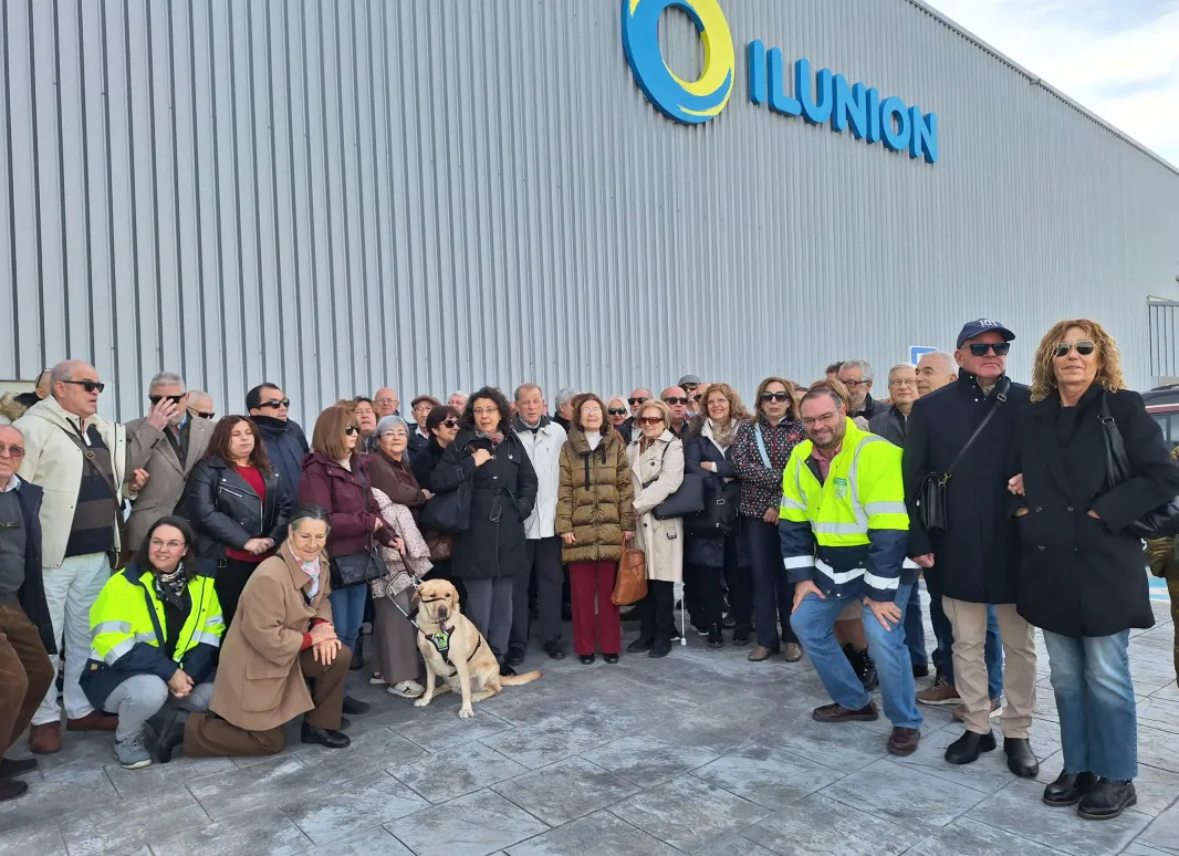 Gentes de Supo frente a ILUNION.jpg