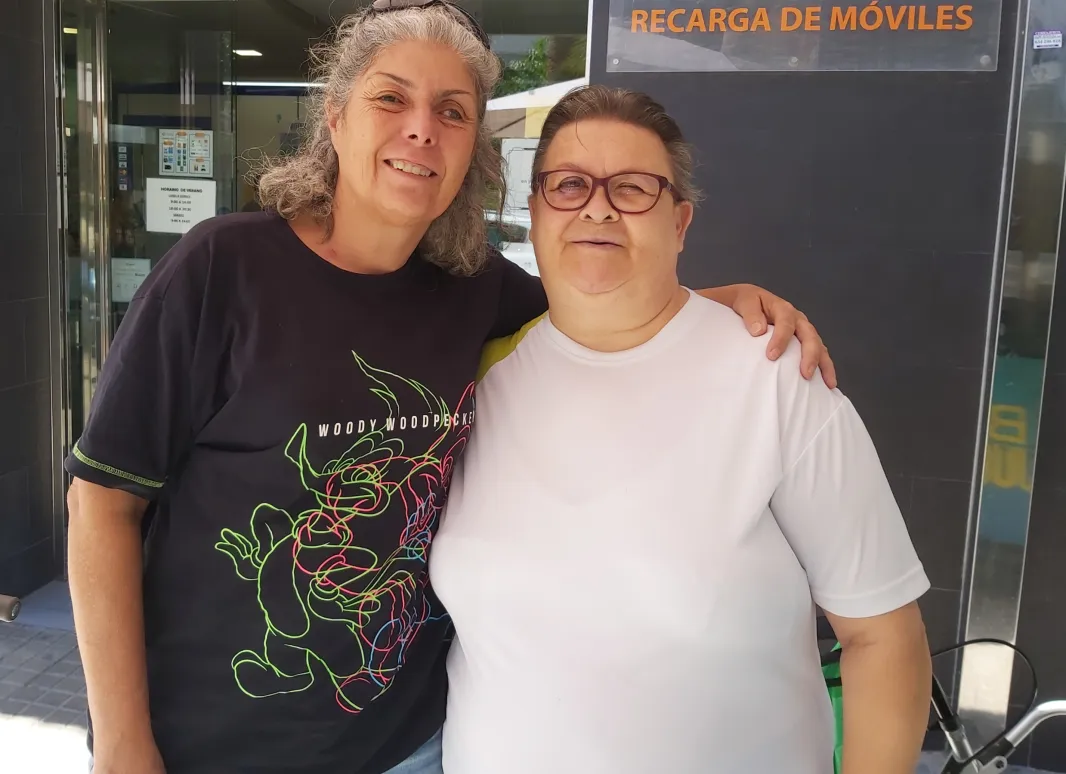 Siempre junto a tí