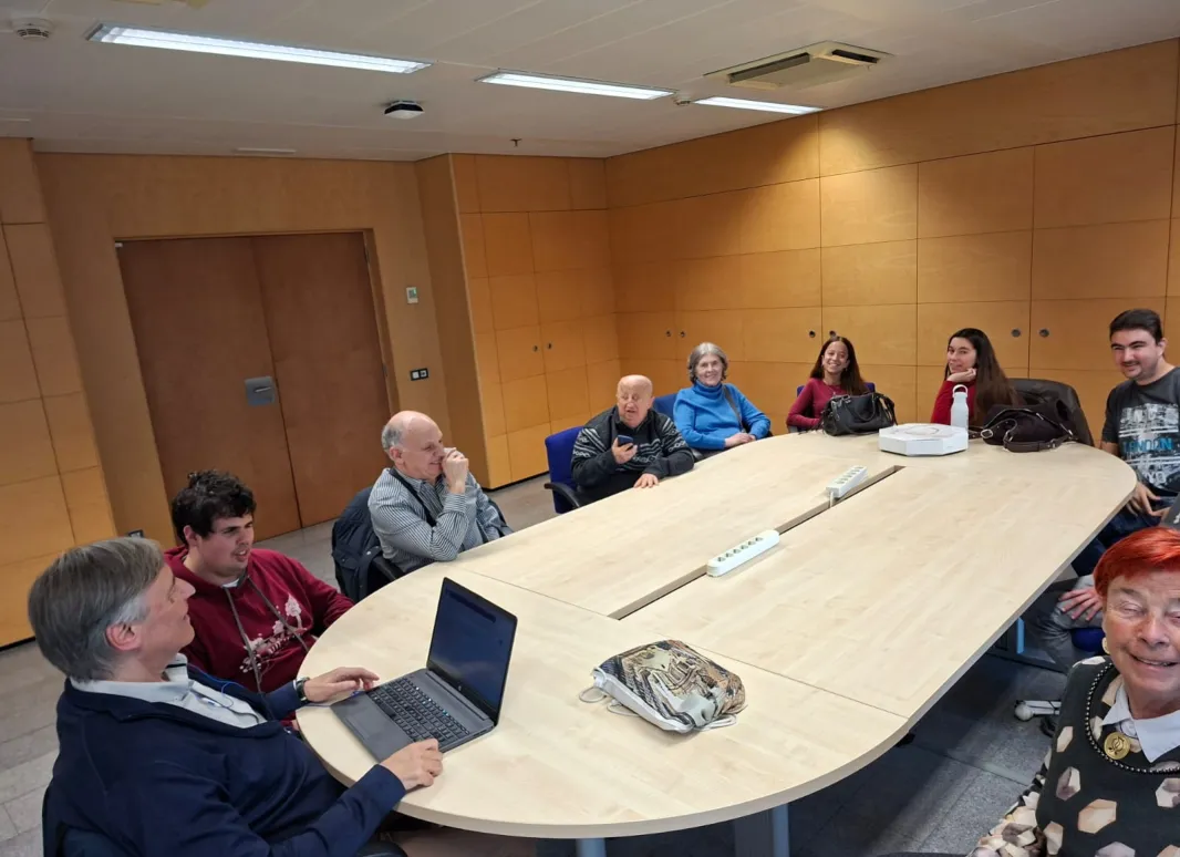 Mesa con miembros de JUP y SUPO