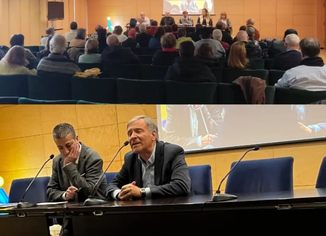 Vista de la sala de conferencias 