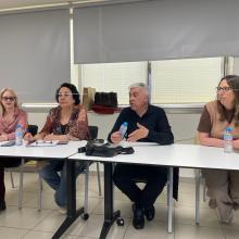Mesa con el presidente de supo y los comisionados e invitados