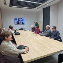 Fotografia en la que aparecen varios participantes durante el webinar