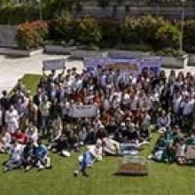 Foto aérea de todos los participantes en la gala del 42 Concurso Escolar
