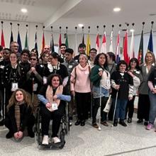 Foto familia Estudiantes del CRE en Bruselas.jpg