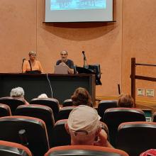 Charla por Javier Mangado sobre la historia del Paseo de Sarasate en el salón de actos de la Delegación de la ONCE
