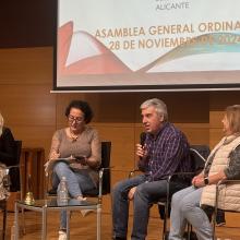 Se muestra el escenario el presidente de SUPO con dos de los secretarios adjuntos y la referente de SUPO