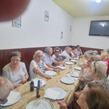 FOTOGRAFÍA DEL GRUPO QUE CELEBRÓ LA CENA