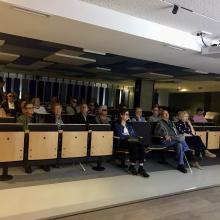 Salón de actos de la DT de Aragón con miembros de SUPO escuchando el webinar