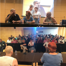 vista de la mesa y la sala de conferencias