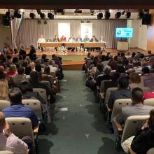 PANORÁMICA DESDE EL FONDO DEL SALÓN DE ACTOS DE LA CALLE PRIM ABARROTADO DEBIDO A LA ASAMABLEA ORDINARIA DE UP MADRID 
